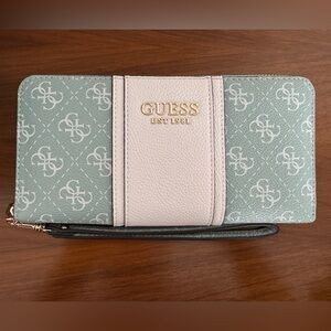 Guess Wristlet Wallet NWOT